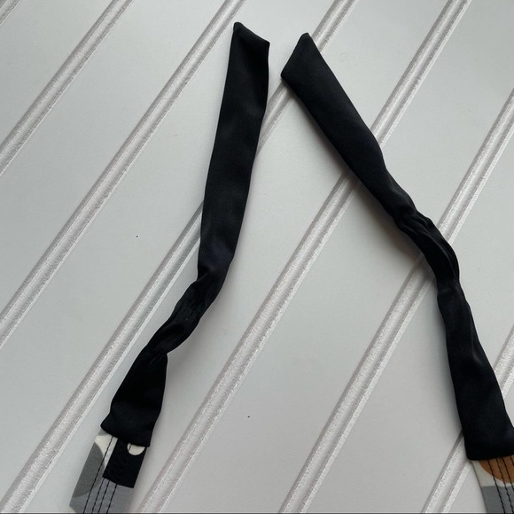 Cute bikini top Perry Ellis triangle Halter Black gray size Medium Polka Dot nwt - Picture 5 of 9